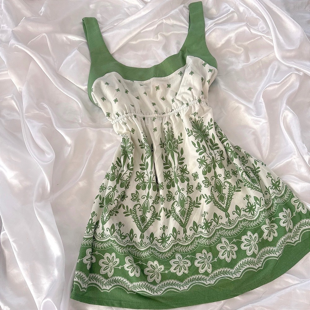 Faded Glory Green Clover Floral Empire Waist Tank Top M 8/10 FGL28818E